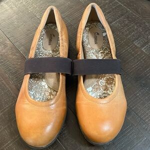 SoftWalk Tan Leather Mary Jane Flats size 7.5 women’s